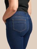 Adia blå jeans plads over maven og med smalle ben skøn plussize buks fra Adia.