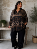Smart printet skjorte til plus size kvinden der ønsker en brugbar skjorte, som er anvendelig både åben og lukket.