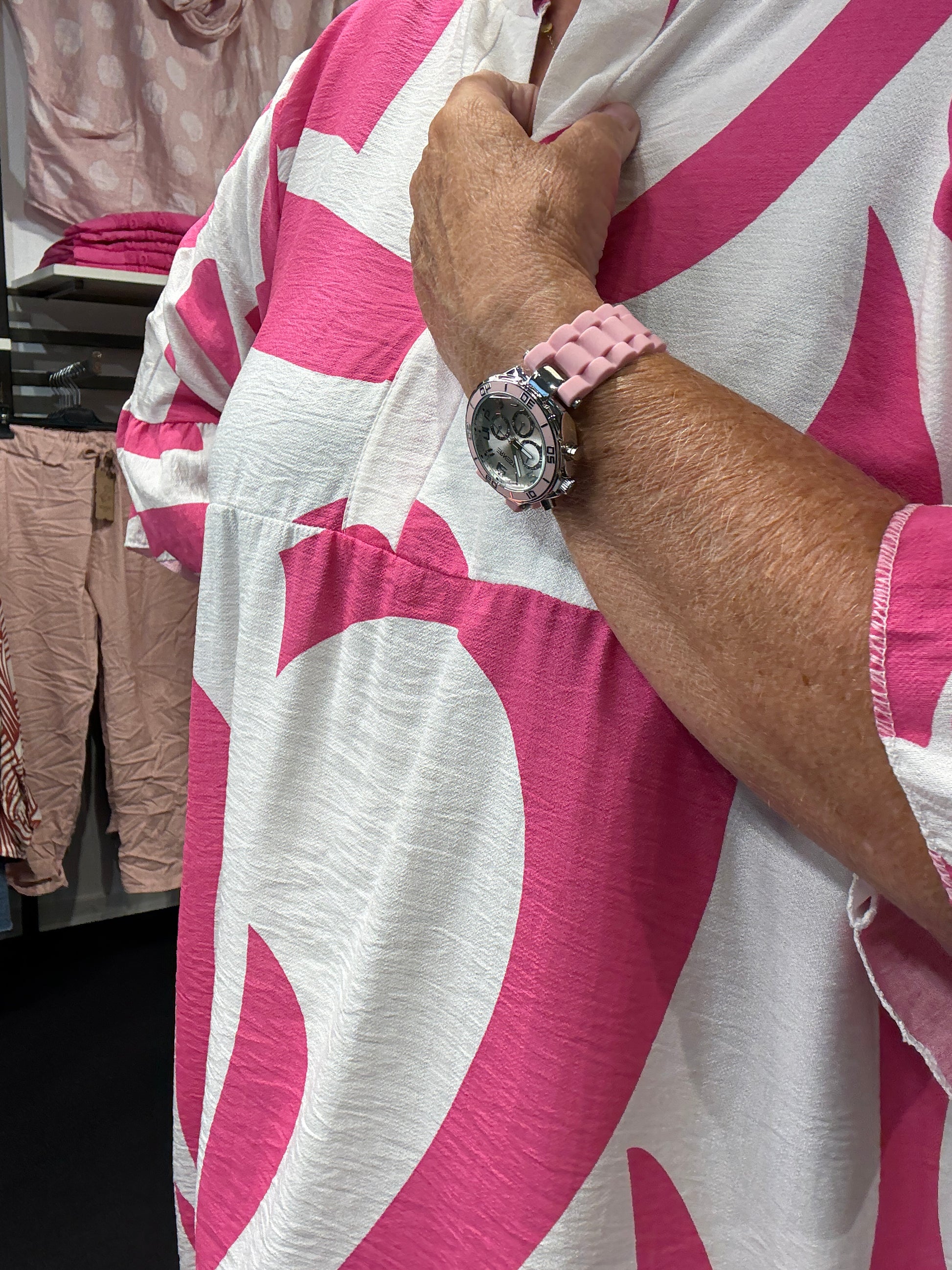 Nira ur i rosa gummirem fra sigensgaard.dk