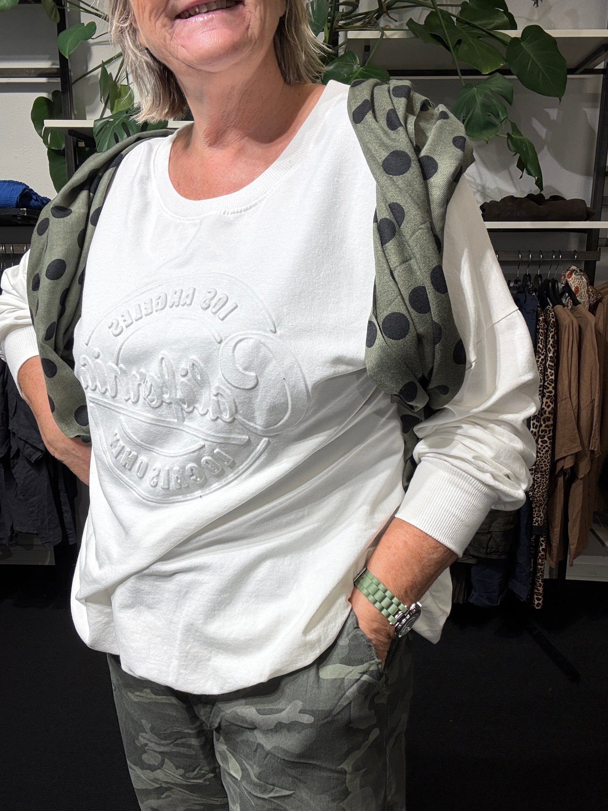 Lækker plus size bomuldssweatshirt som findes i mange forskellige farver. Den er dejlig rummelig i facon og kan bruges op til en str. 50+