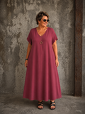 Smart plus size kjole til kvinden som elsker det enkle. Det er til dig som er vild med en basis style der fås i flere forskellige farver. 