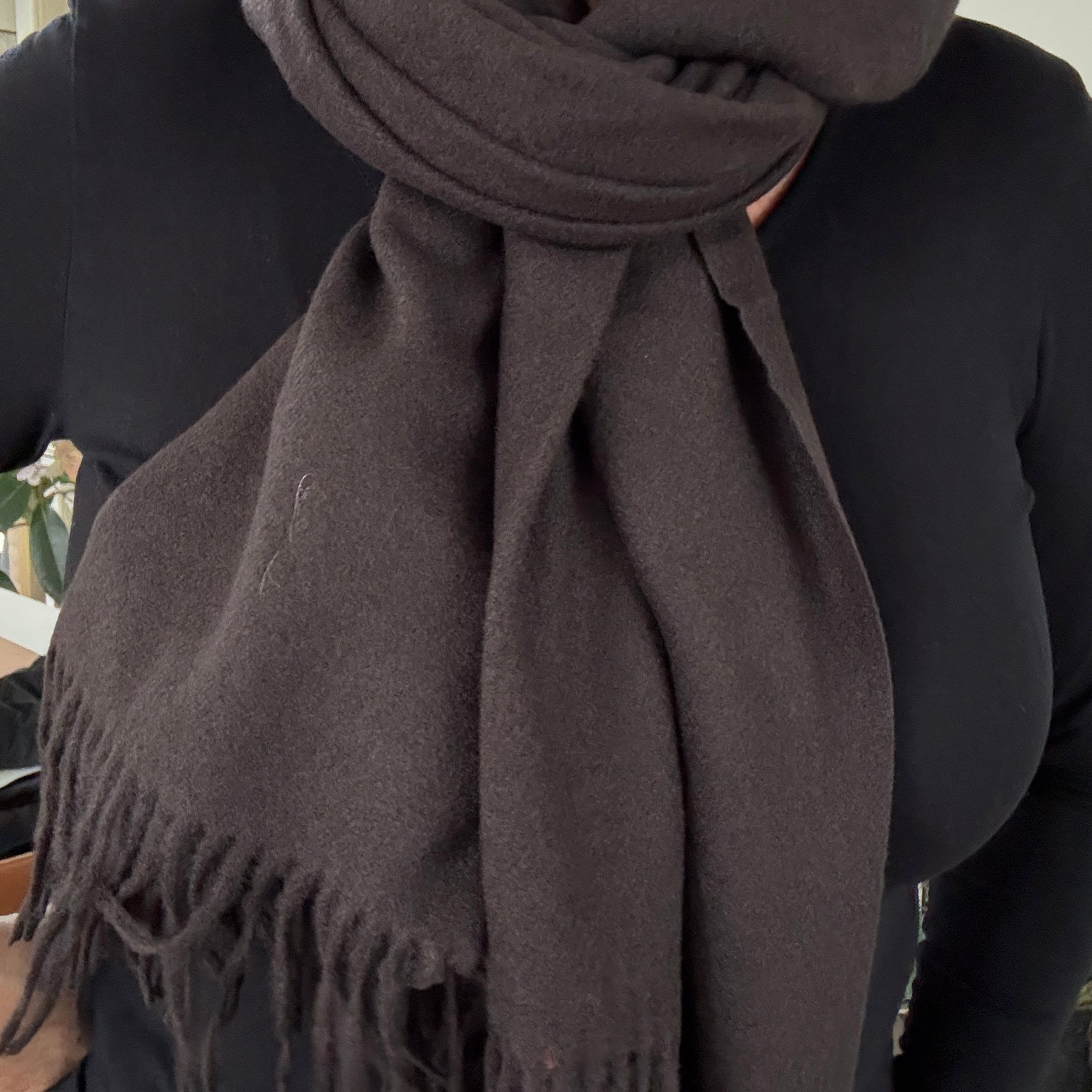 Smukke pasmina tørklæder dette er i brunt og det findes i mange flotte farver hos Sigensgaard.dk