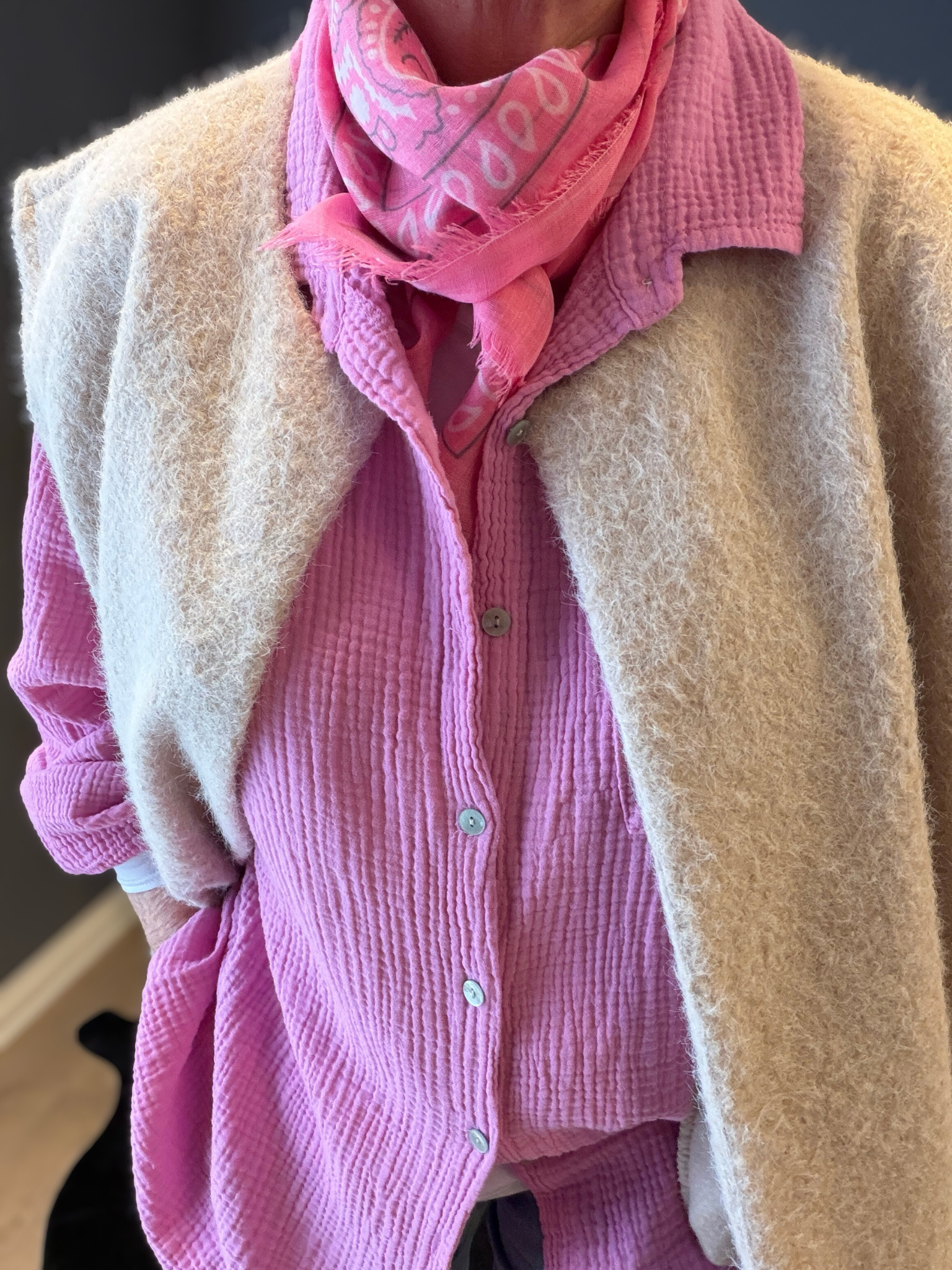 Pia sommer tørklæde i pink fra sigensgaard.dk