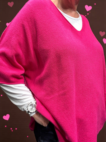 Assi plussize strik pullover som findes i flere forskellig farver Vhals og med kort ærme.