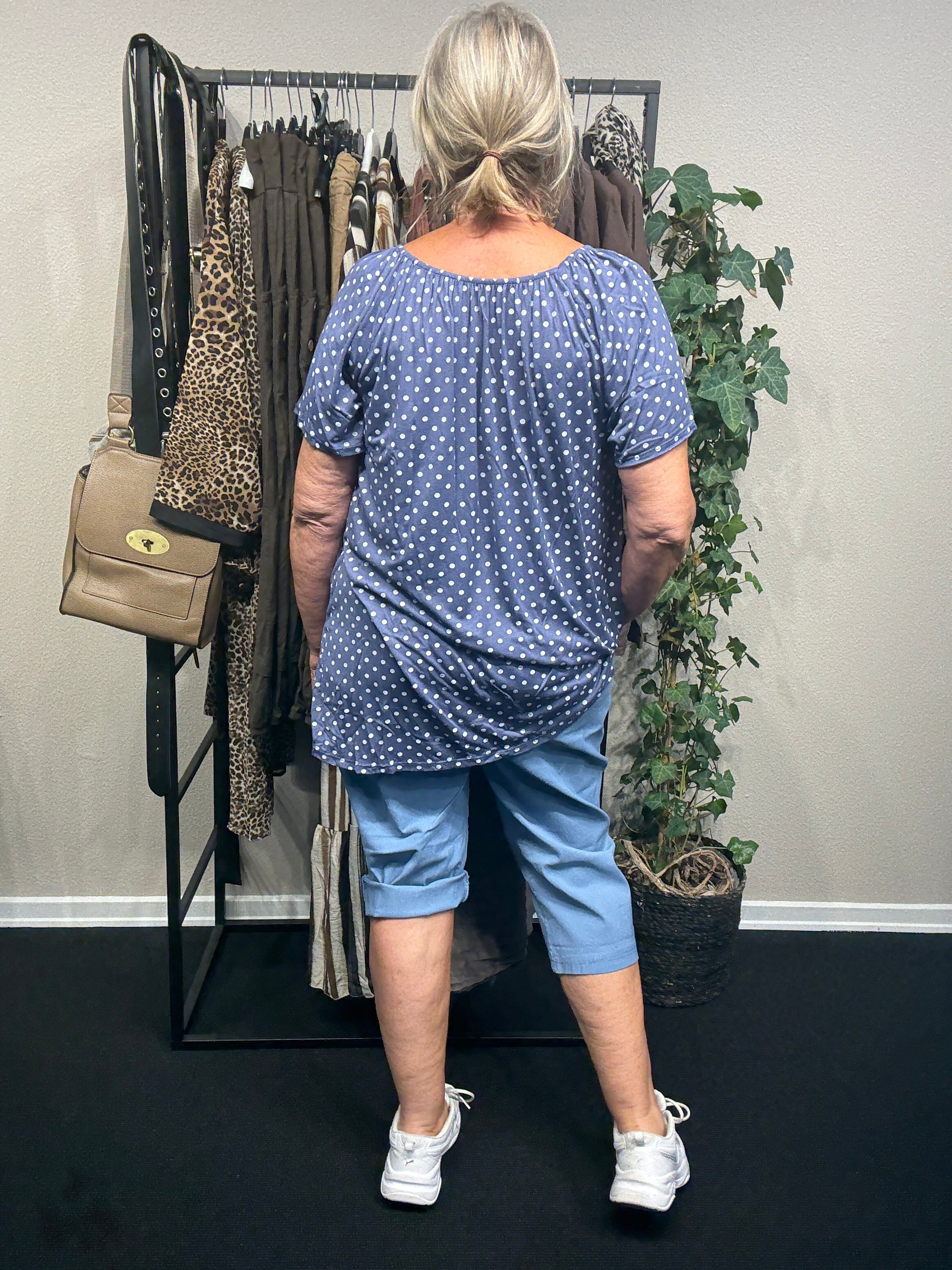 Prik tshirt i blå fra sigensgaard.dk