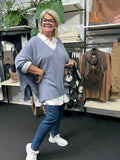 Gerda strik cardigan oversize blød og lækker som findes i mange farver hos Sigensgaard.dk