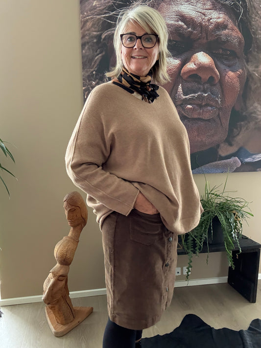 blød strik pullover som fåes i mange farver plussize strik fra Sigensgaard.dk