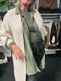 Lang oversize laura cardigan uden knapper findes i flere farver og kan bruges op til størrelse 52/54