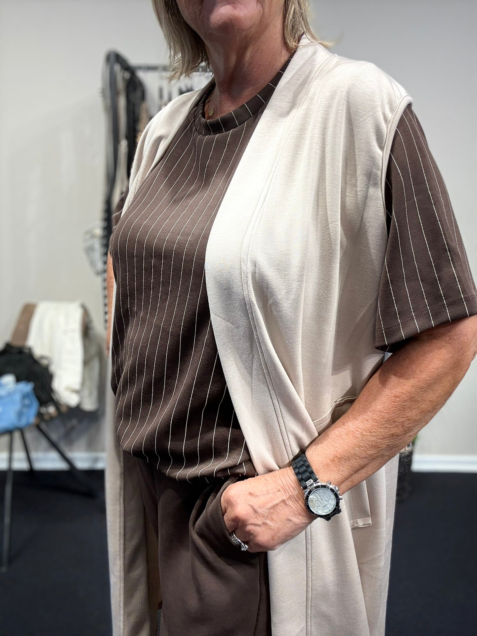 Plussize tulipan vest fra sigensgaard.dk