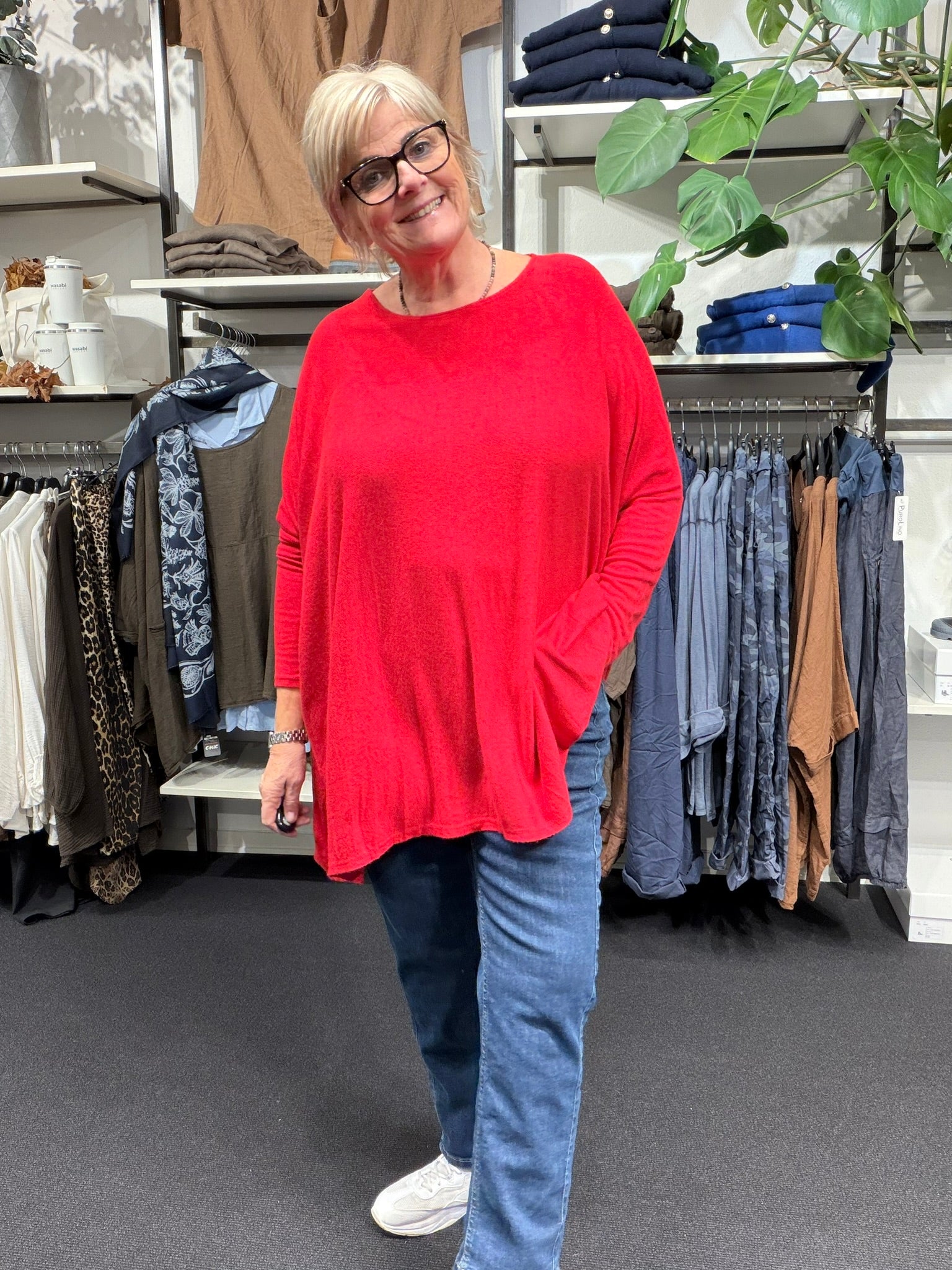 Ebba strikbluse i blød, struktureret kvalitet med afslappet pasform overize tynd strik bluse som vi ofte har i mange farver