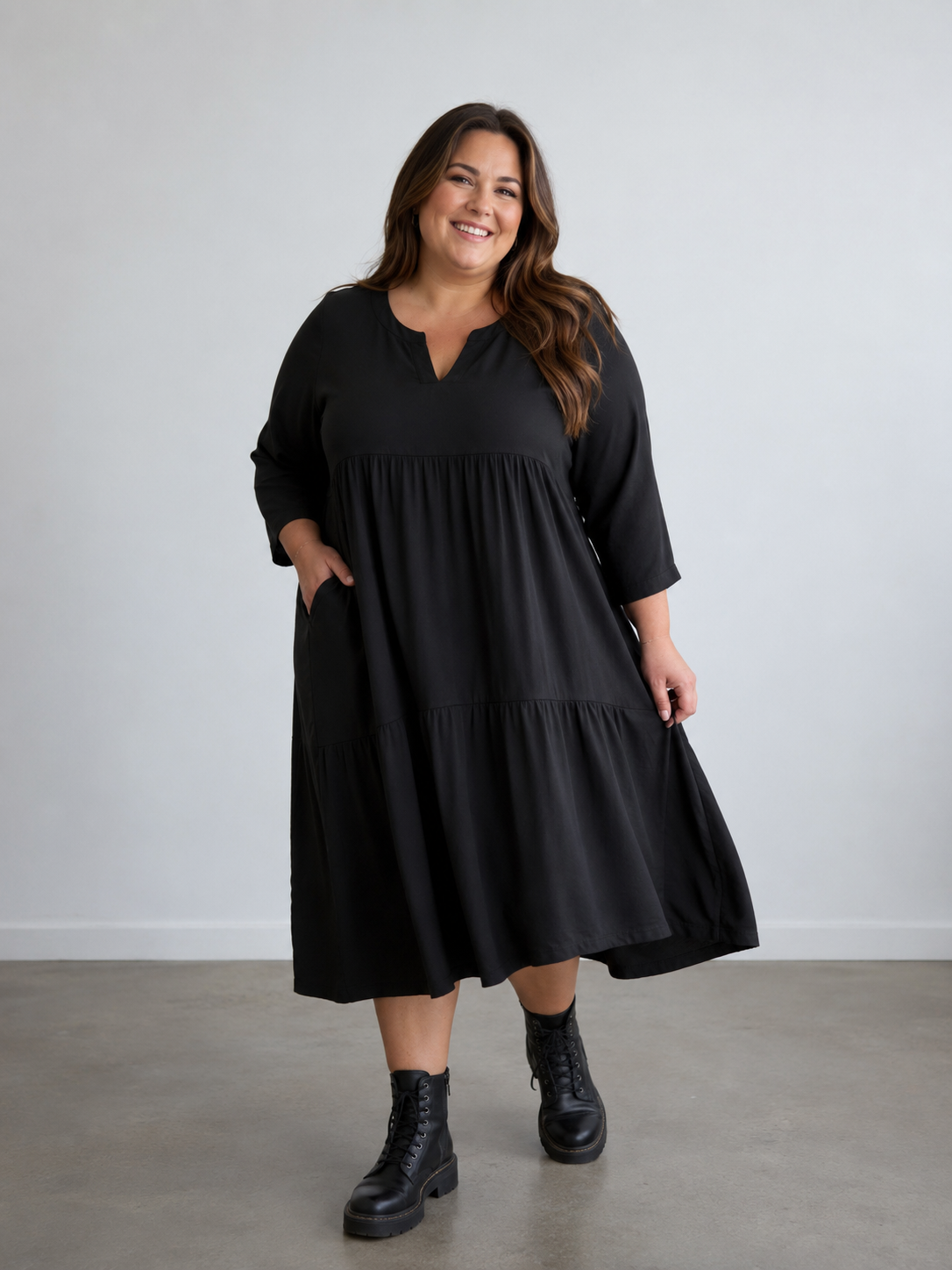 Rigmor kjolen fra Pont Neuf er den perfekte kjole til plus size pigen, som ønsker en kjole der klan bruges til næsten alle lejligheder. 