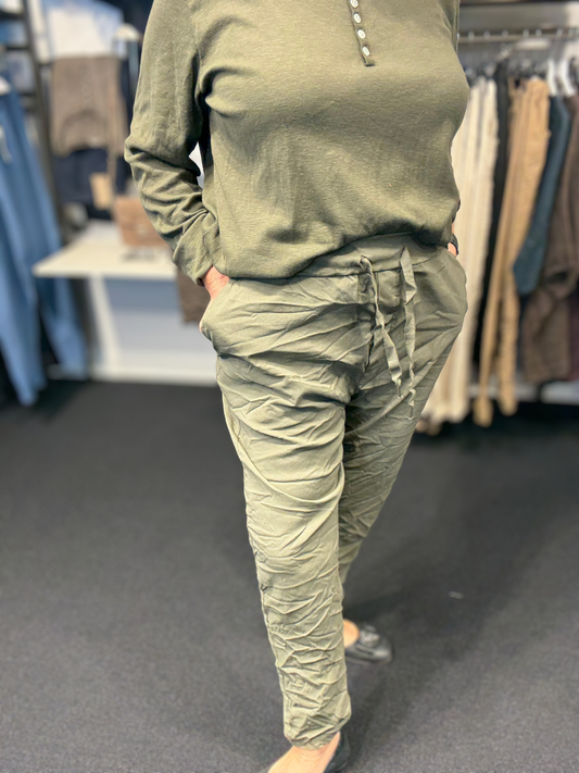 Plus size rosa hyggebuks er en af vores bestsellers og findes altid i mange farver. Sigensgaard.dk