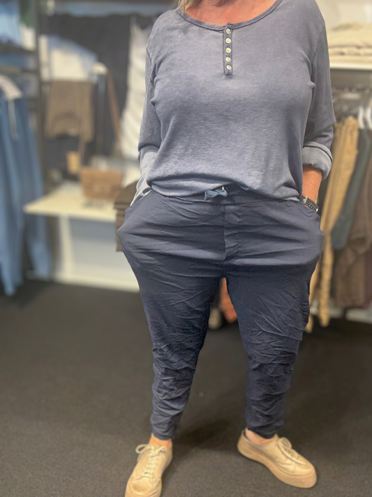 Plus size rosa hyggebuks er en af vores bestsellers og findes altid i mange farver. Sigensgaard.dk