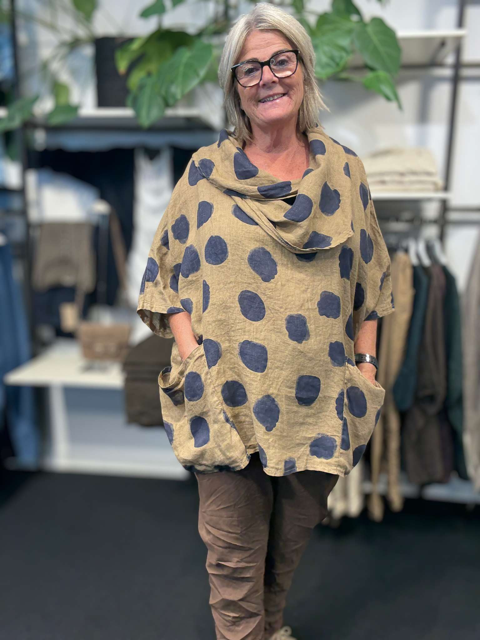 Plus size rosa hyggebuks er en af vores bestsellers og findes altid i mange farver. Sigensgaard.dk
