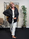 Smart sweatshirt fra Wasabi, dvs. den går op til en str. 58 - perfekt til plus pigen.