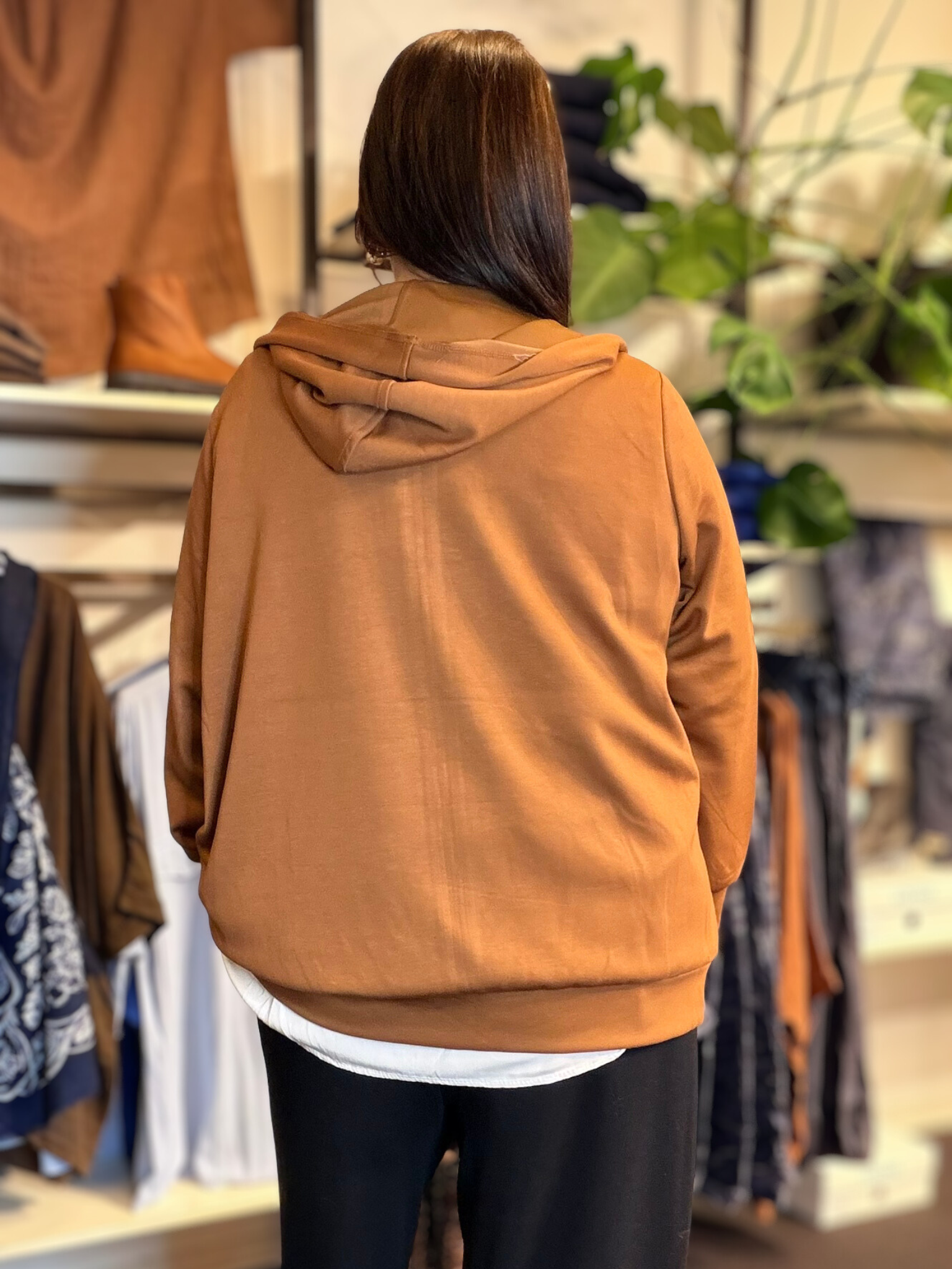 Lækker sweatshirt til plus size kvinden der ønsker ultimativ komfort. Den er fra Wasabi og går op til en str. 58.