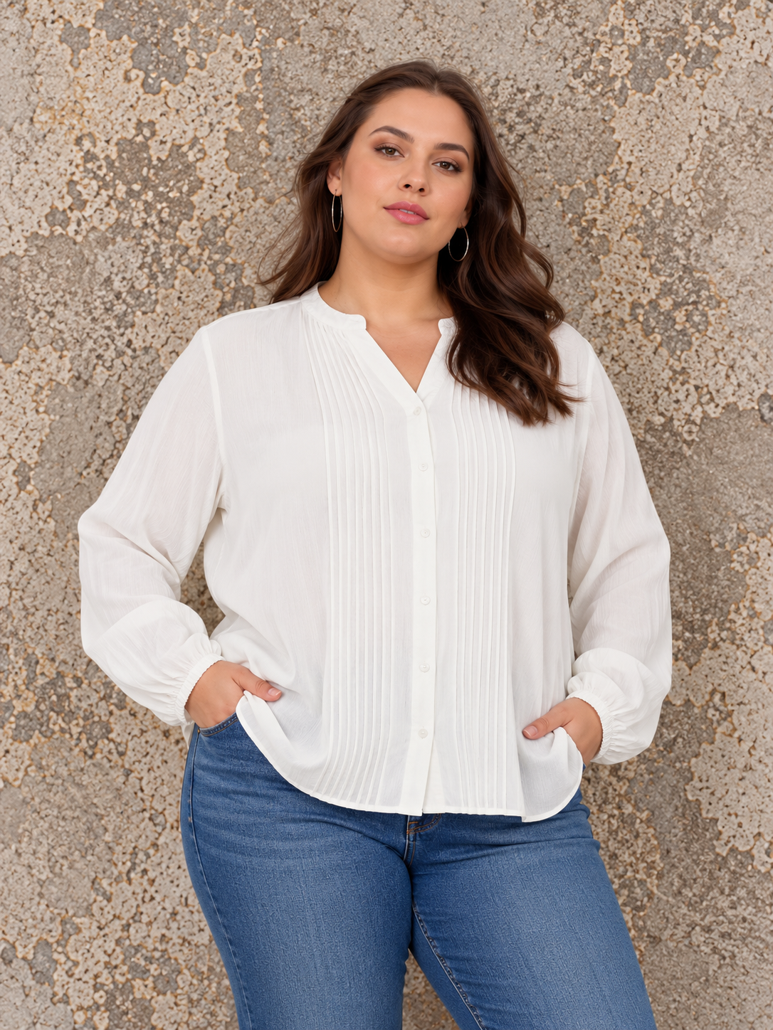 Hulda er en fantastisk stumpebuks som passer plus size kvinder i str. 42 til og med ca. str. 50. Den er løs i pasformen, og i den skønneste hør kvalitet, som gør den meget åndbar og dejligt let.