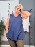 Lena A-toppen er perfekt til plus size kvinden som fyldere mere nedover mave og numse. Den er i en skøn a-facon i en lækker bomuldskvalitet. 