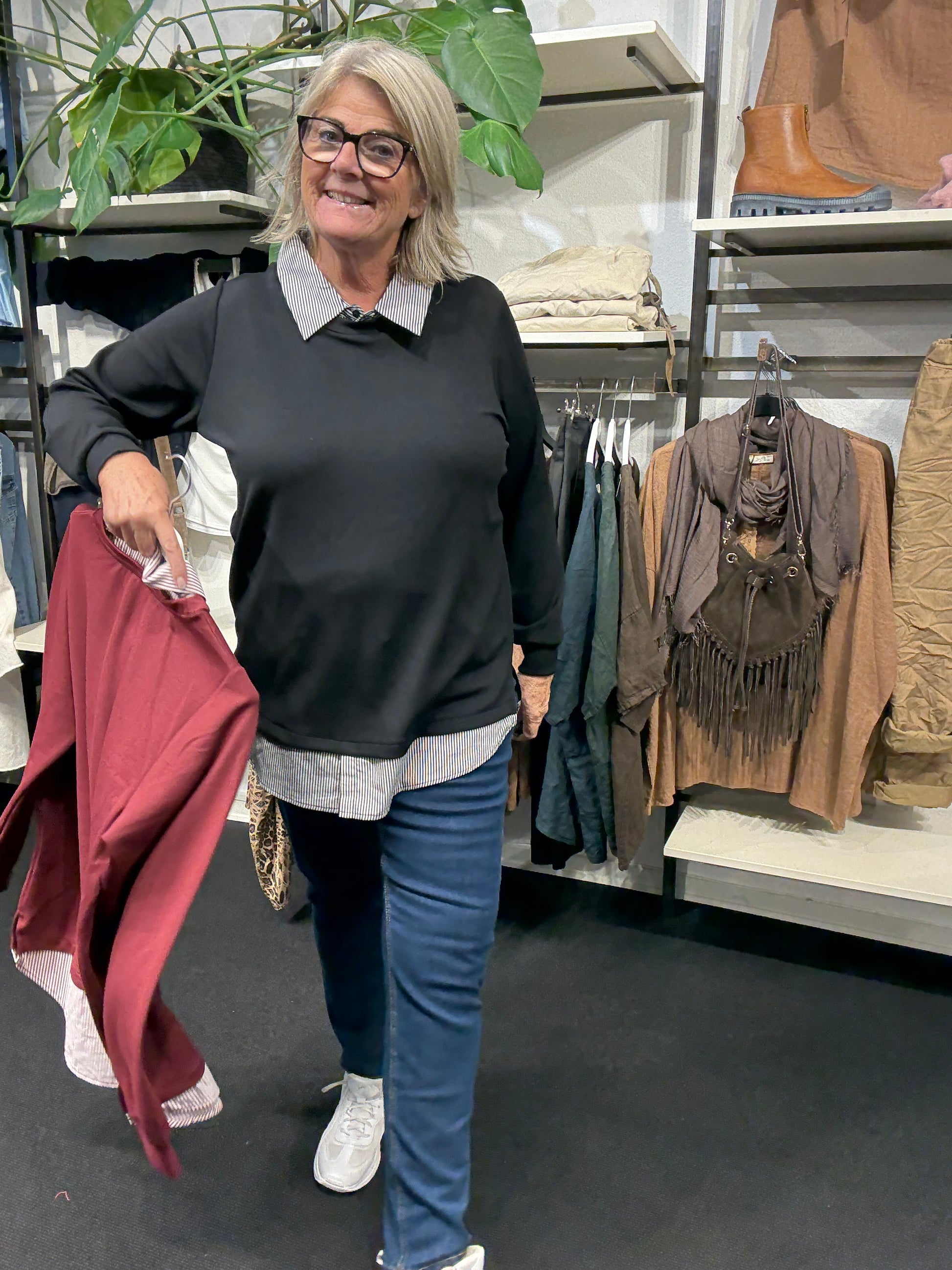 sweatshirt med en snyde krave under let at bruge da man ikke skal have noget under plussize fra Sigensgaard.dk