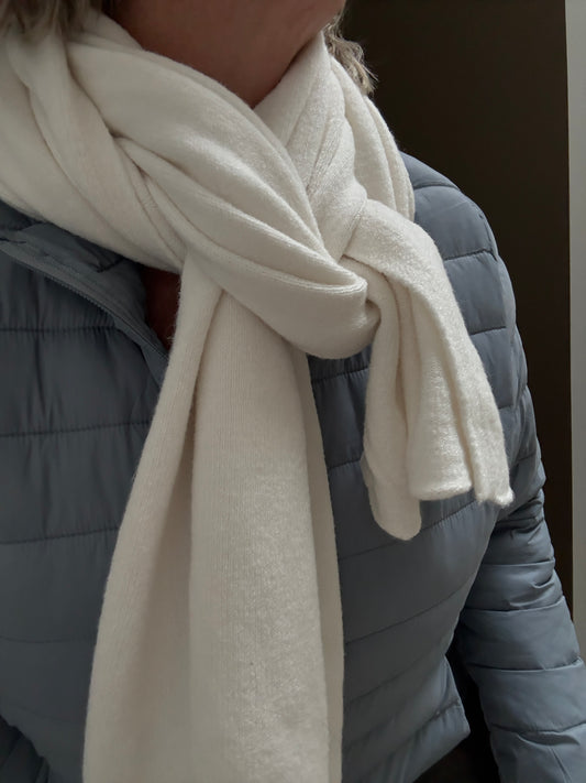 Saga Strik tørklæde i blød og lækker kvalitet – fås i flere farver.

Blødt og varmt Saga Strik tørklæde i elegant strikket design.

Saga Strik tørklæde i flere farver – komfortabelt og stilrent.

Lækkert, blødt Saga Strik tørklæde med tidløst look.