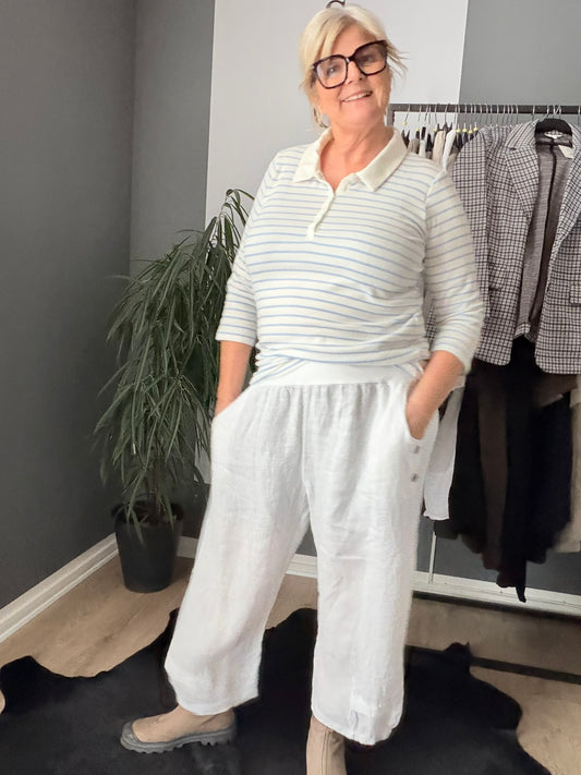 WA-SAKAR 3 stribet bluse med krave, knaplukning og trekvartærmer i blød bomulds- og viskosekvalitet.