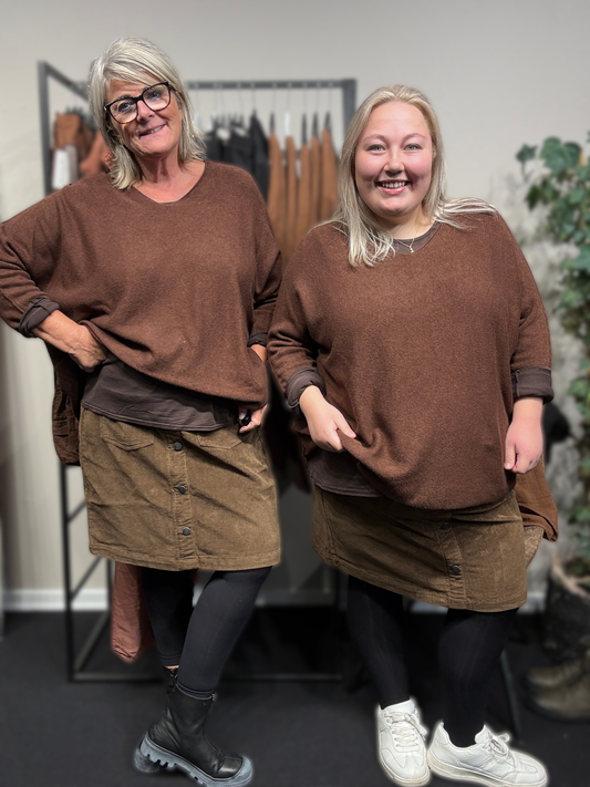 blød strik pullover som fåes i mange farver plussize strik fra Sigensgaard.dk