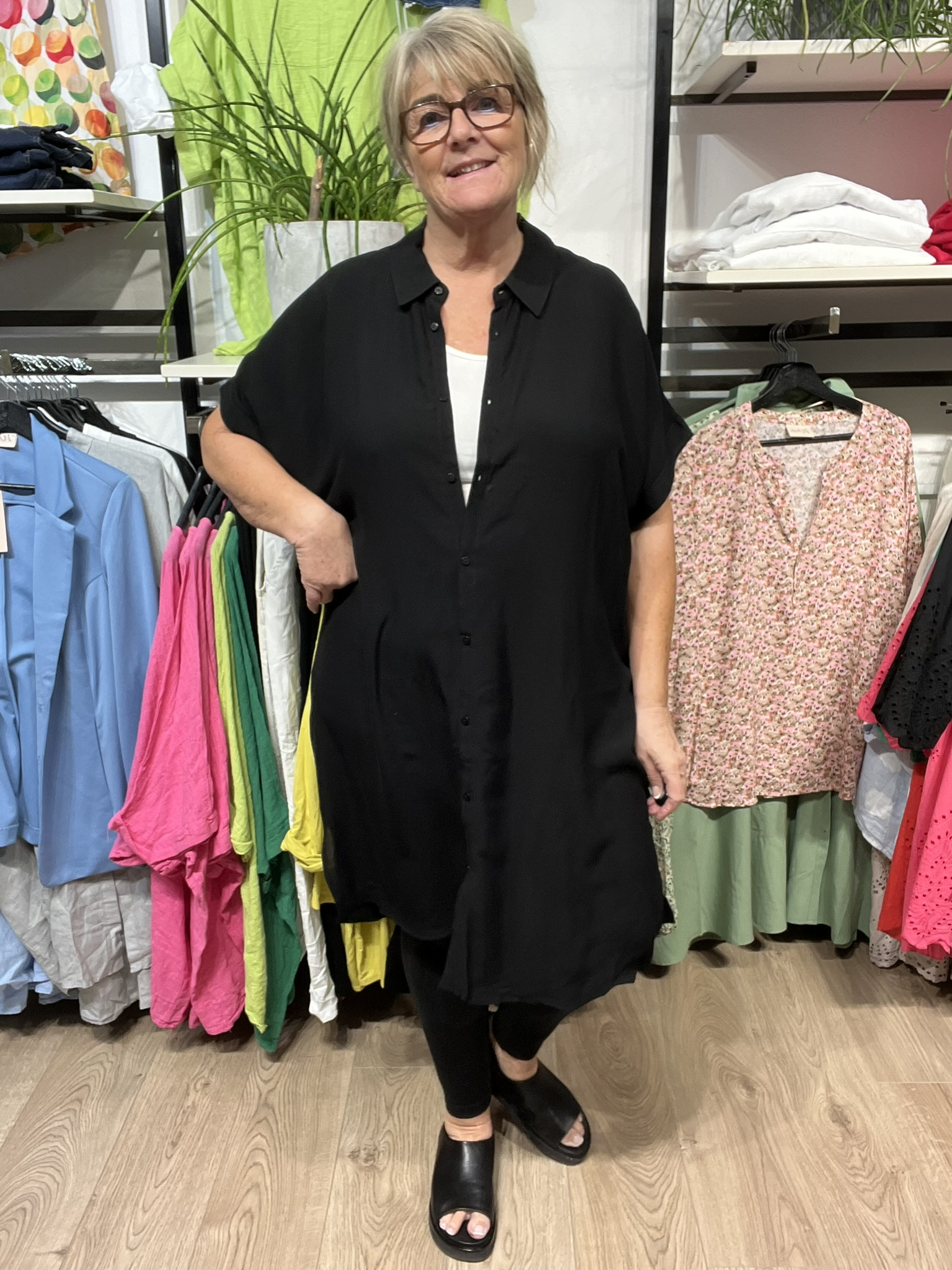Sia 5 gennemknappet lang viskose skjorte i brun kort ærme plussize mode 