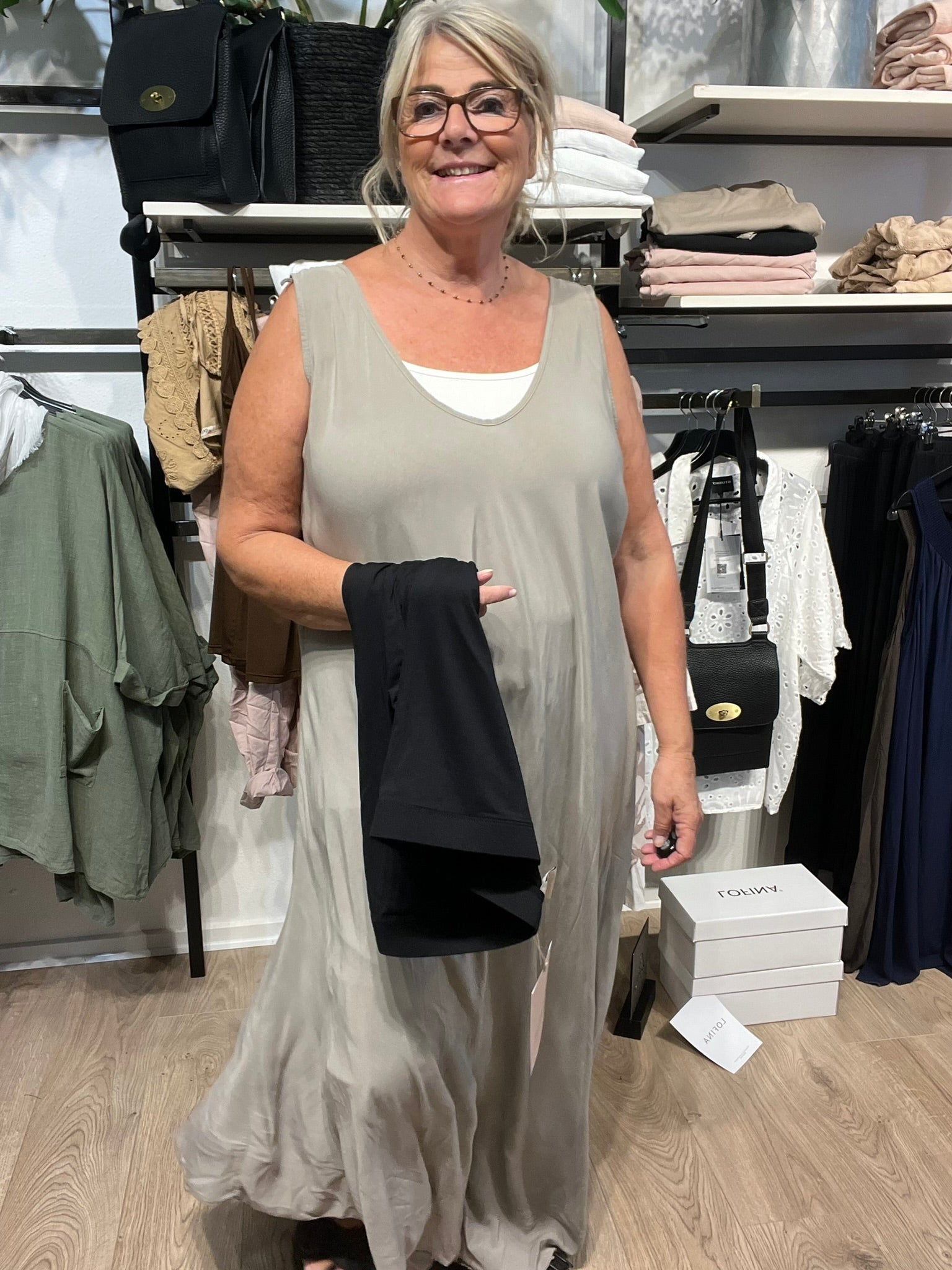 Emmy lang sommer kjole pluspiger Afacon kjole i viskose fra sigensgaard