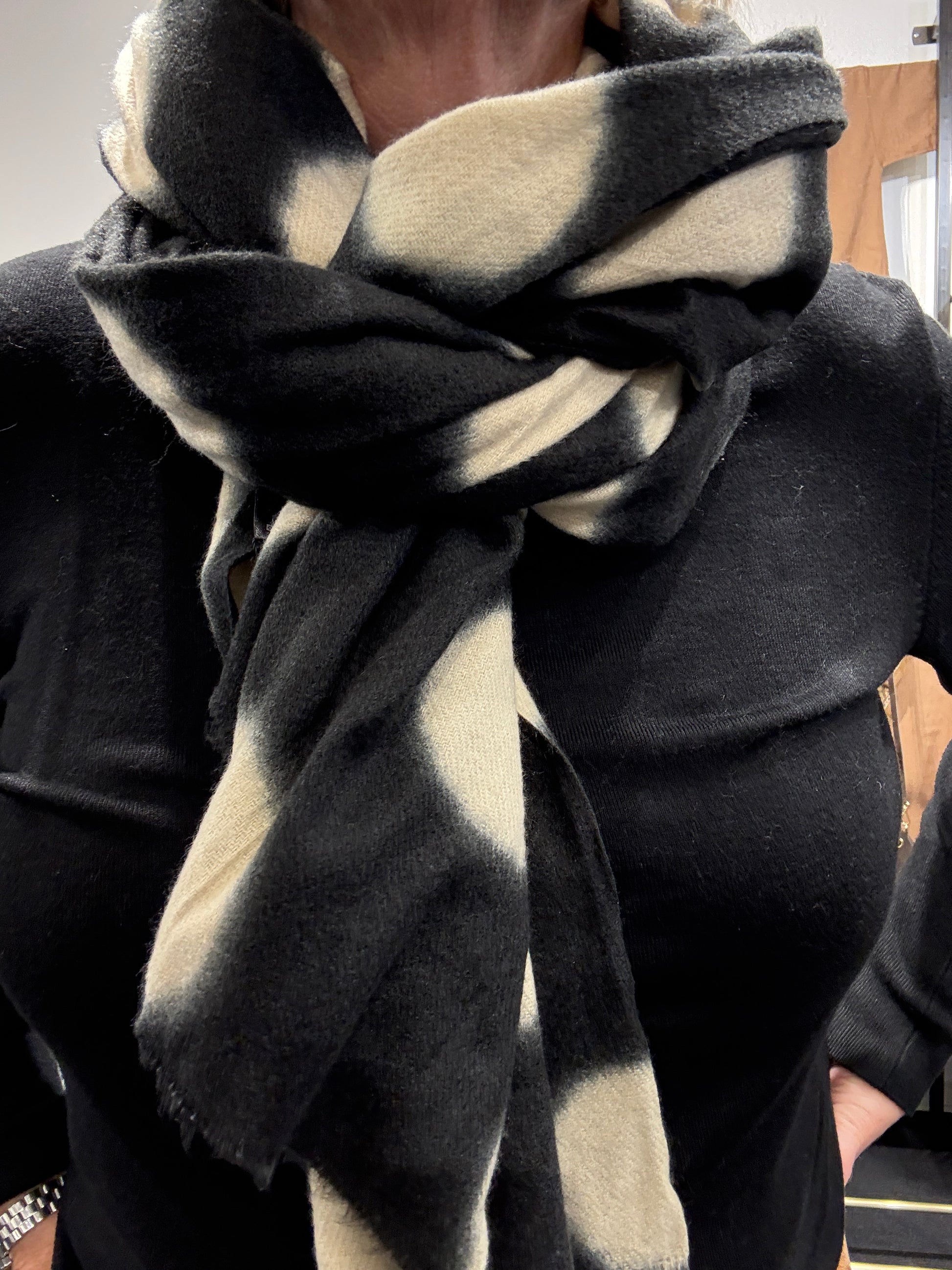 Sinka tørklæde med uld men stadig lækker og blødt som ikke kradser.