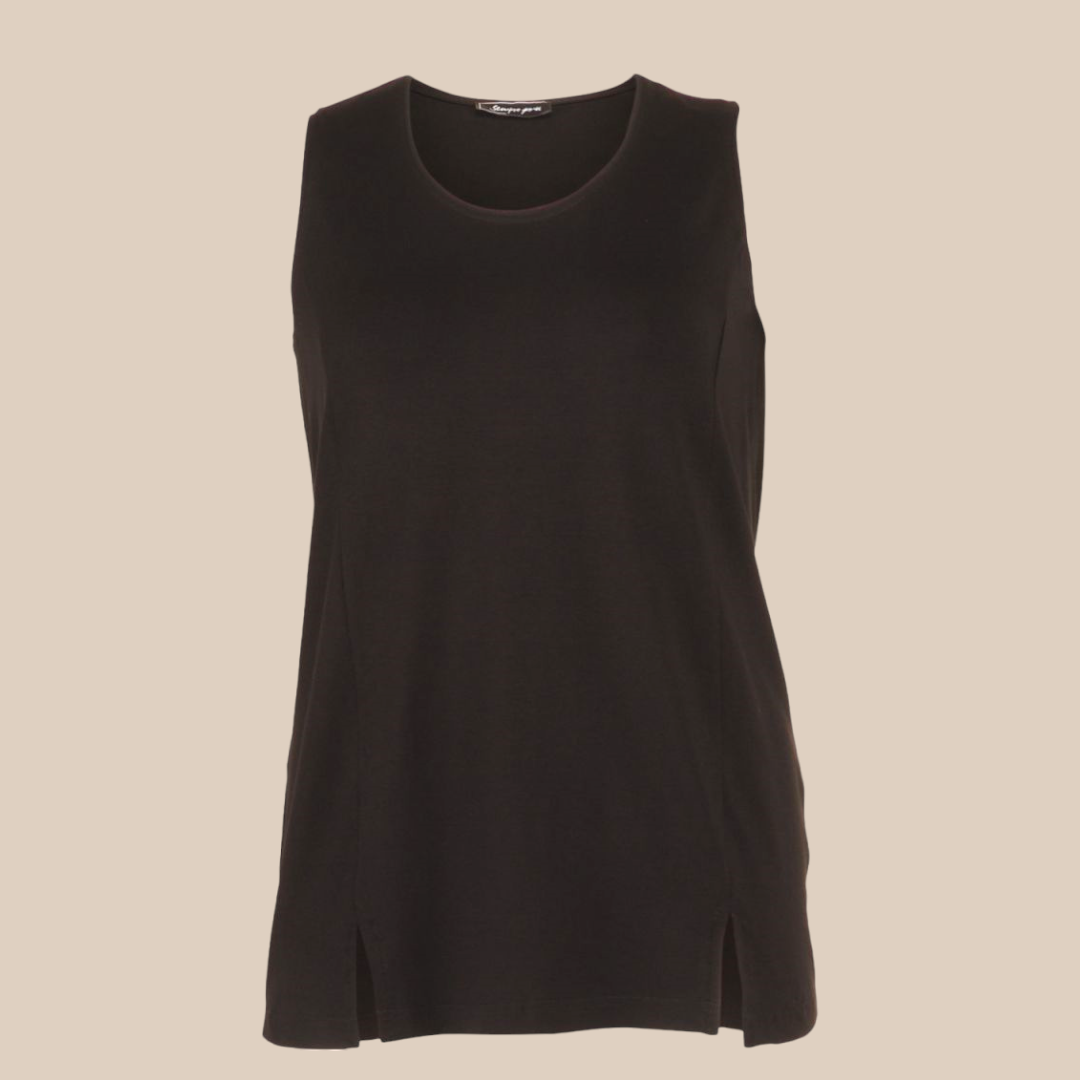 Opgrader din garderobe med en top, du vil bruge igen og igen. Bestil Plussize Birte Top online i dag og oplev en plussize top, der virkelig er lavet til dig.