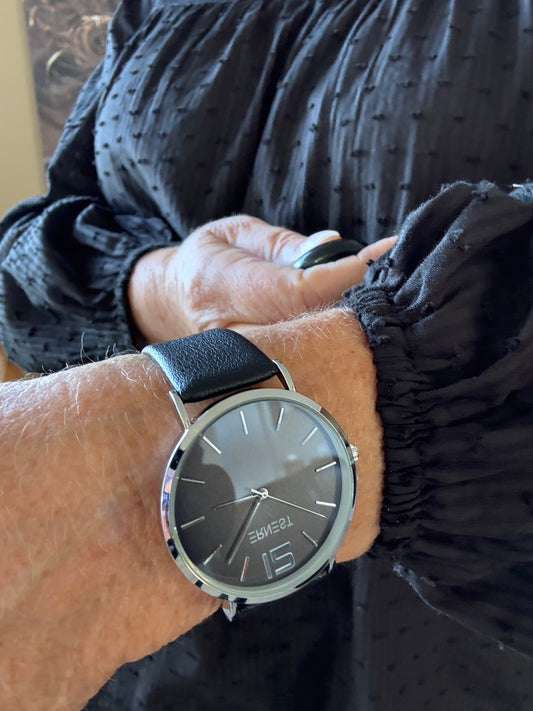 Vinka ur i den flotte sorte farver,uret findes i mange nye farver og har den vildeste billig pris,se dem hos Sigensgaard.dk