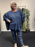 Plussize marine blå susanne bomulds tunika som altid findes i mange farver og det bedste er at den er i bomuld.