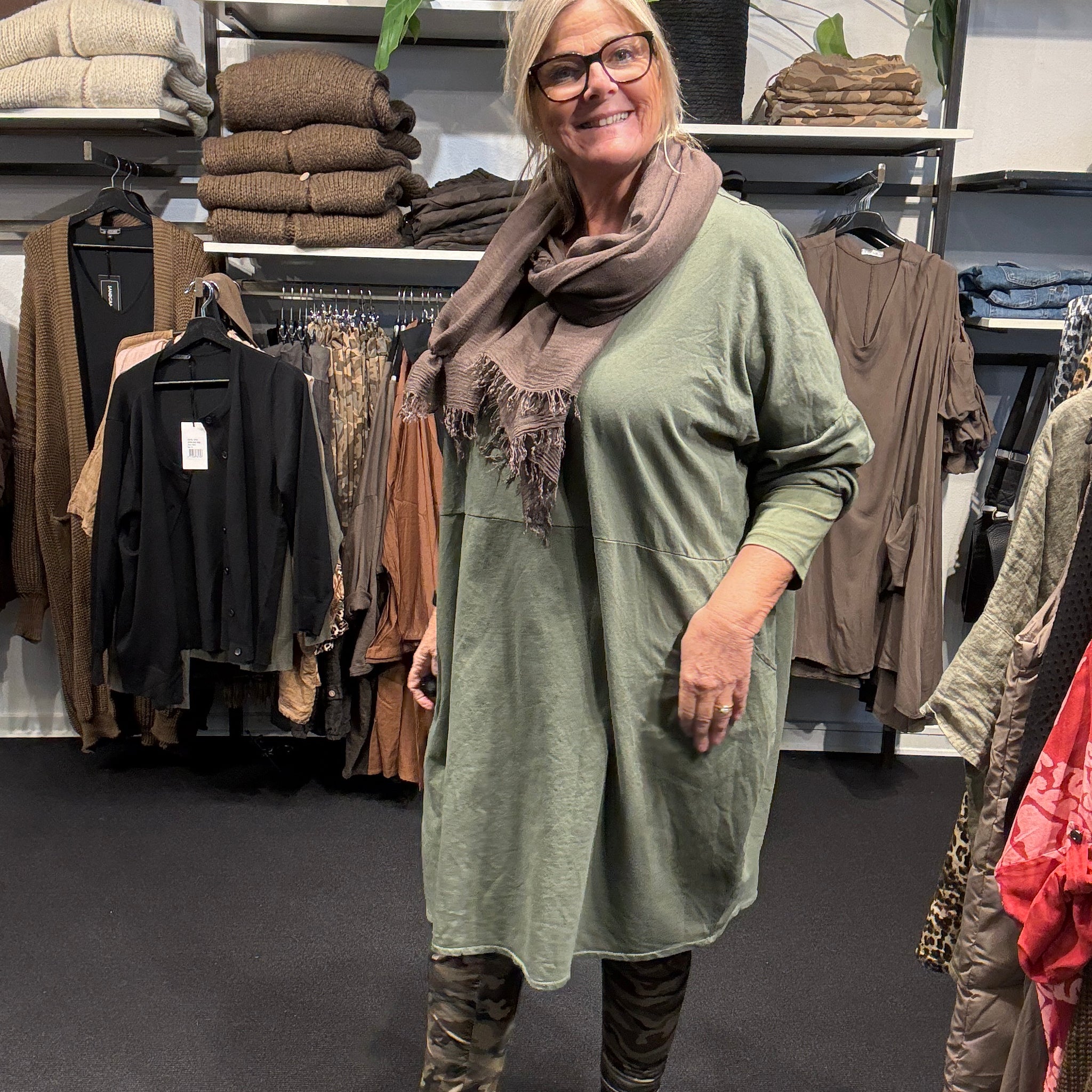 Army sussi maja sweatkjole