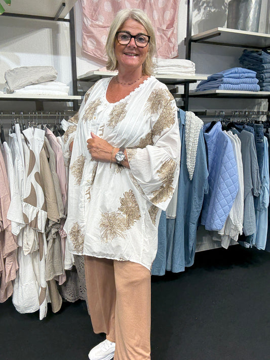 Tina tunika med bronze broderi pluspiger sigensgaard.dk