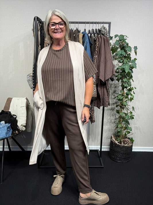 Plussize tulipan vest fra sigensgaard.dk