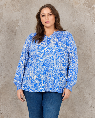 Smart bluse med paisley mønster til plus size kvinden. 