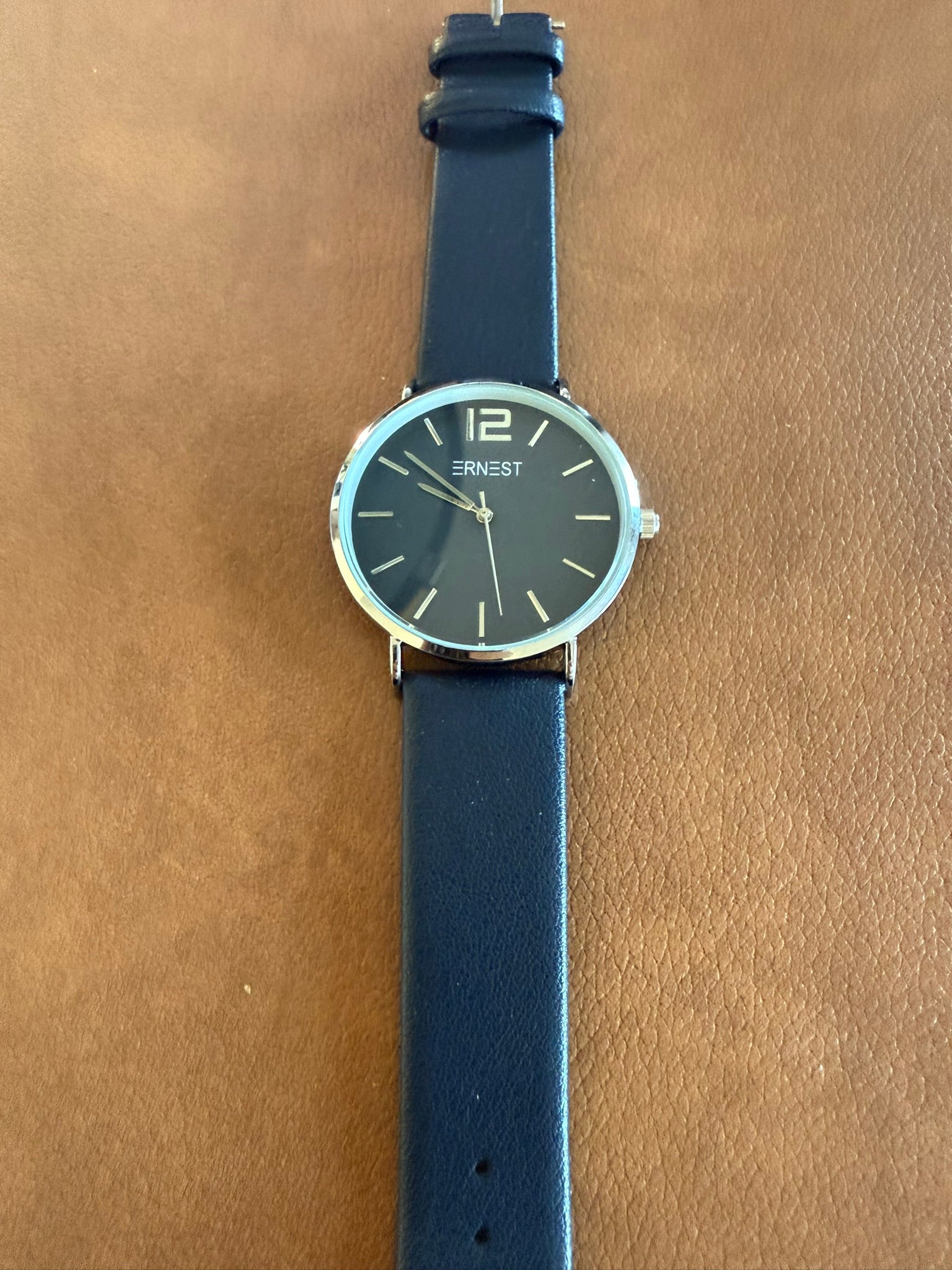 Vinka ur i den flotte Marine farver,uret findes i mange nye farver og har den vildeste billig pris,se dem hos Sigensgaard.dk