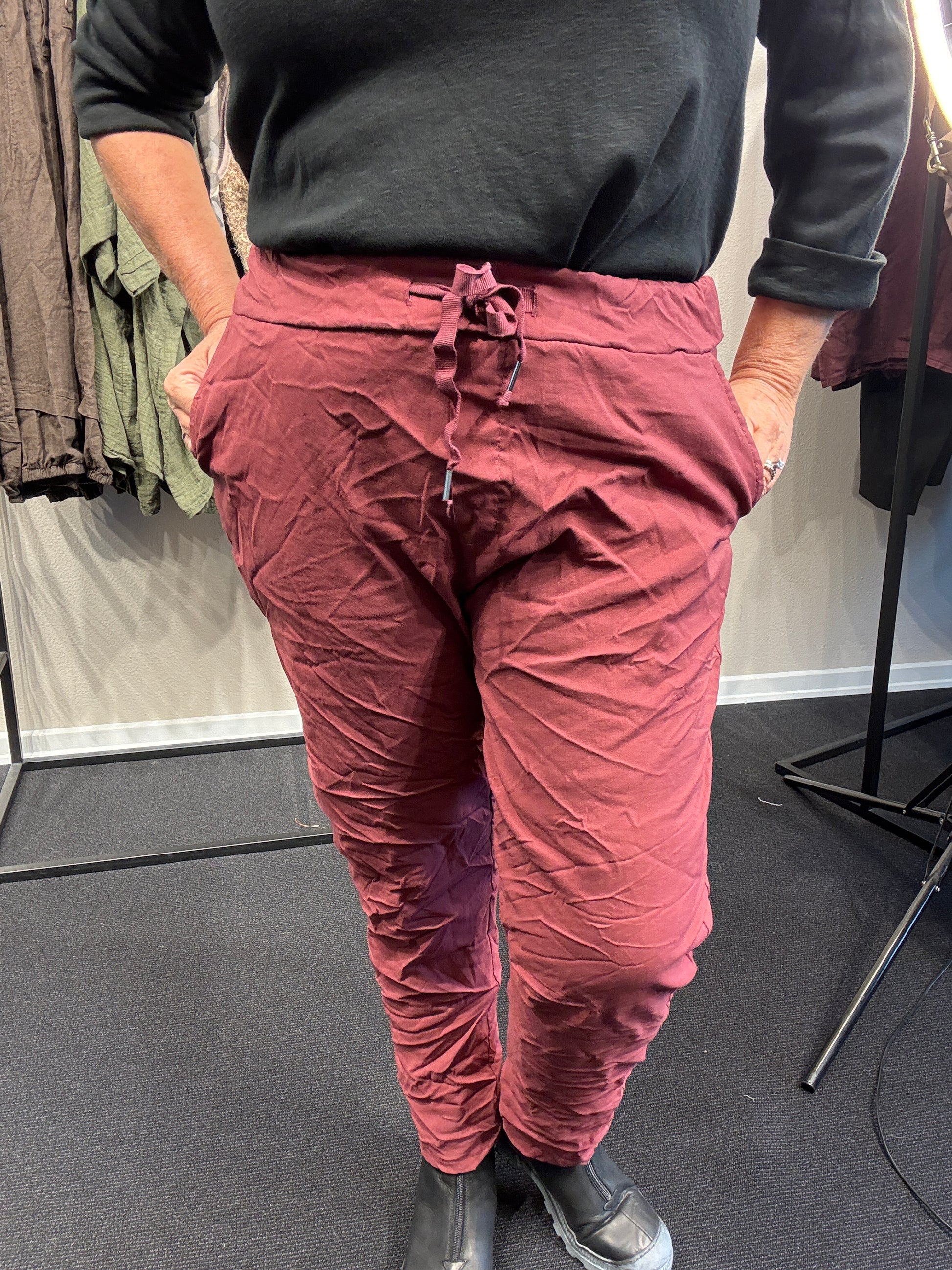 Rosa hyggebuks i vinrød basisbuks hos sigensgaard som findes i mange farver.