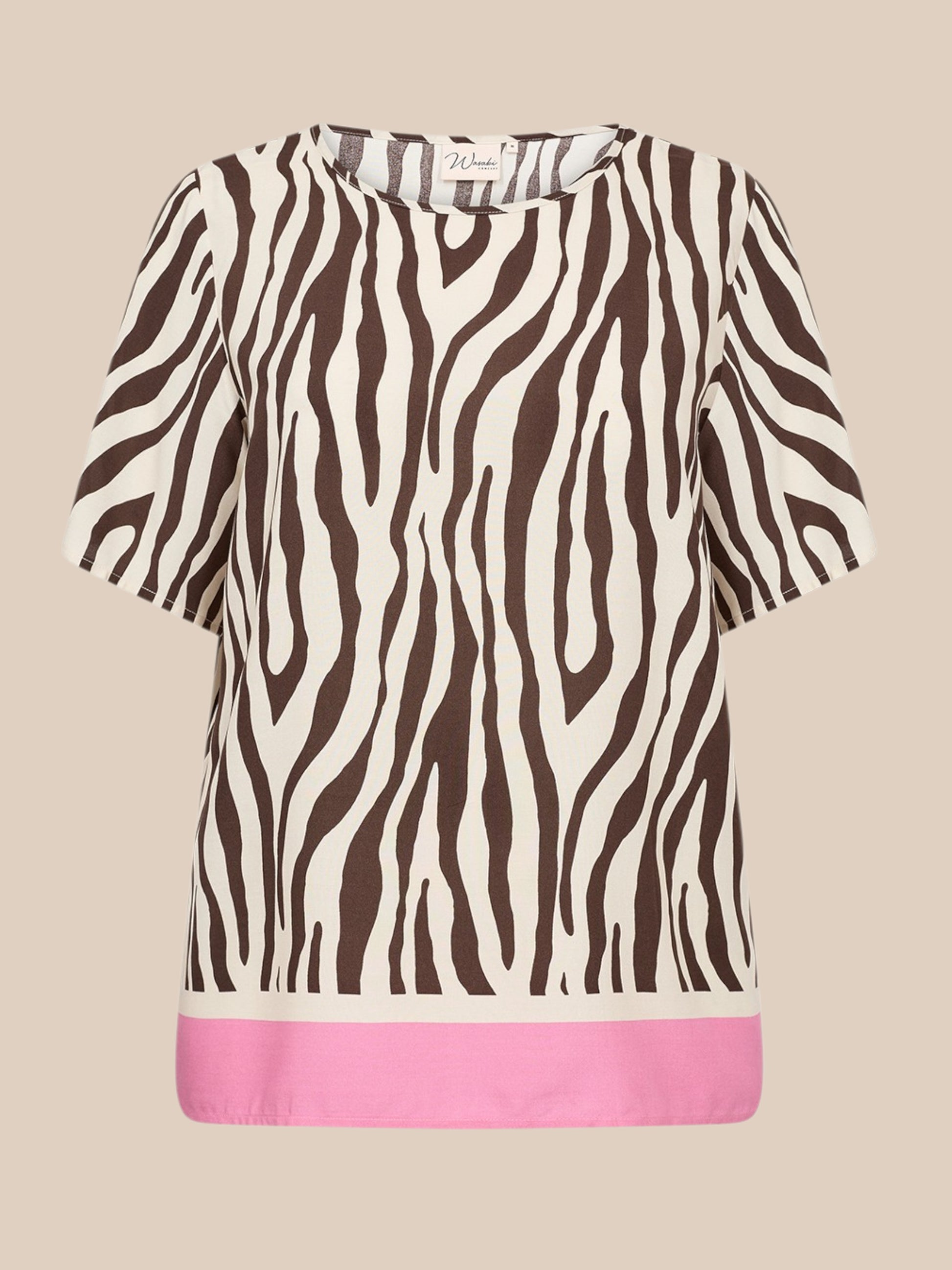 Mandie 1 blusen med zebra print plussize mode tshirt fra wasabi