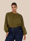 Plus size bluse som er gennemknappet og virkelig fin til både hverdag og fest. 