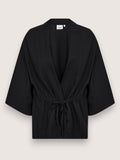 Smart bluse i en lækker hør/viskose blanding. Den er med bindebånd og 3/4 ærmer som gør den rigtig flot. 