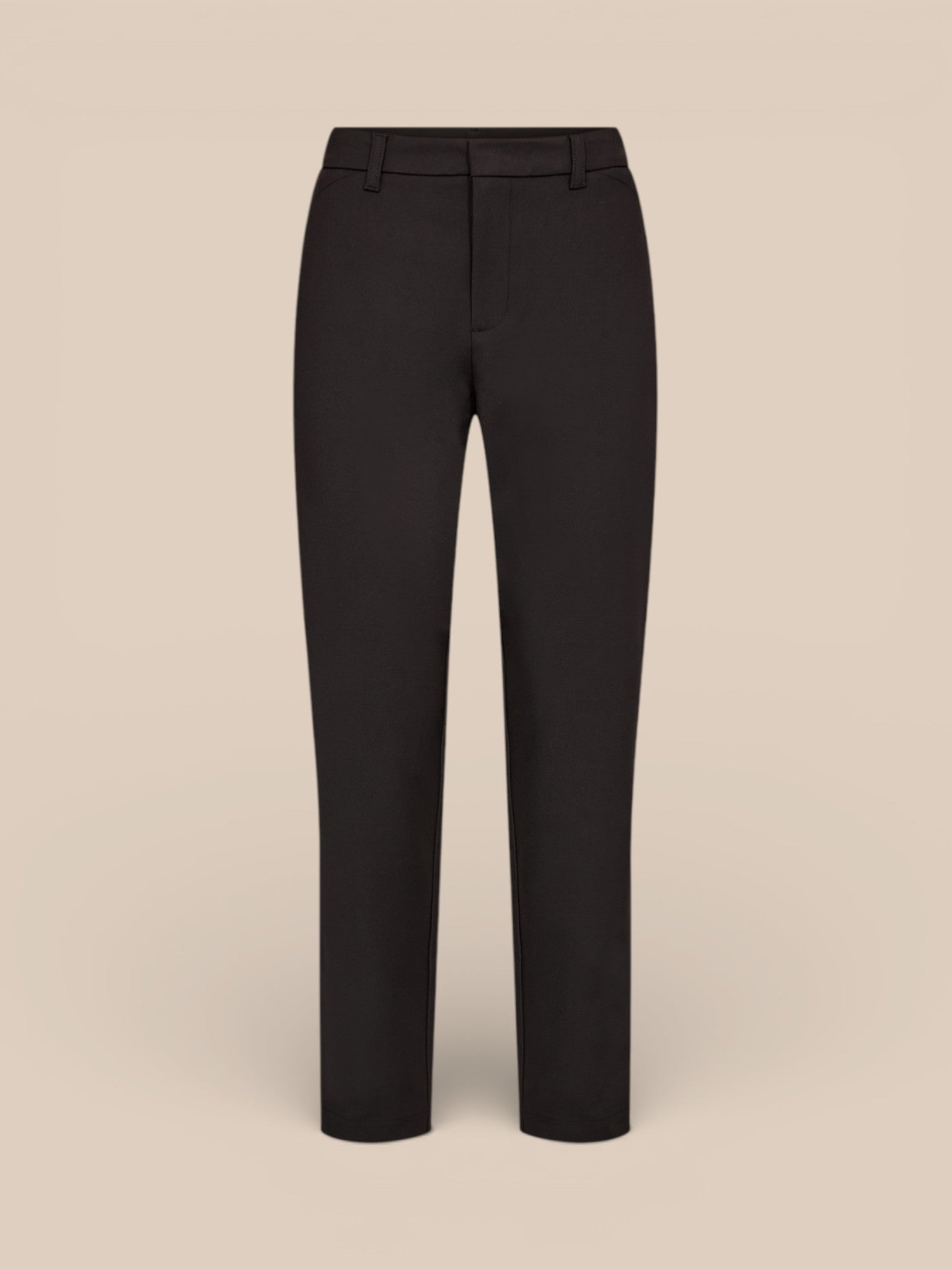 smart buks som fungerer godt til både hverdag og fest grundet det klassiske look med en skræddersyet stil. Den er med både lynlåslukning og bæltestropper.