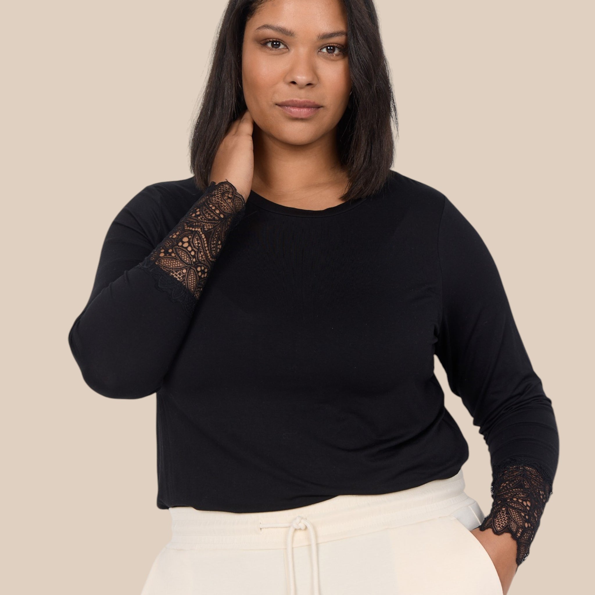 Wasabi - Stella 24 T-shirt med blonde