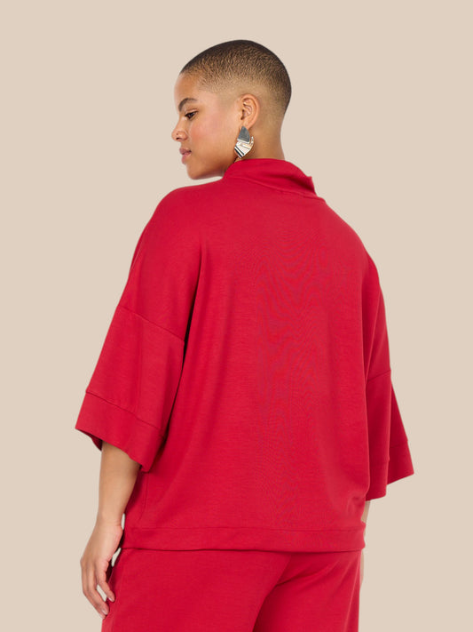 Lækker plus size t-shirt i den velkendte sabina kvalitet fra Wasabi. Denne er god til plus pigen som ønsker en anderledes, men simpel, t-shirt. 