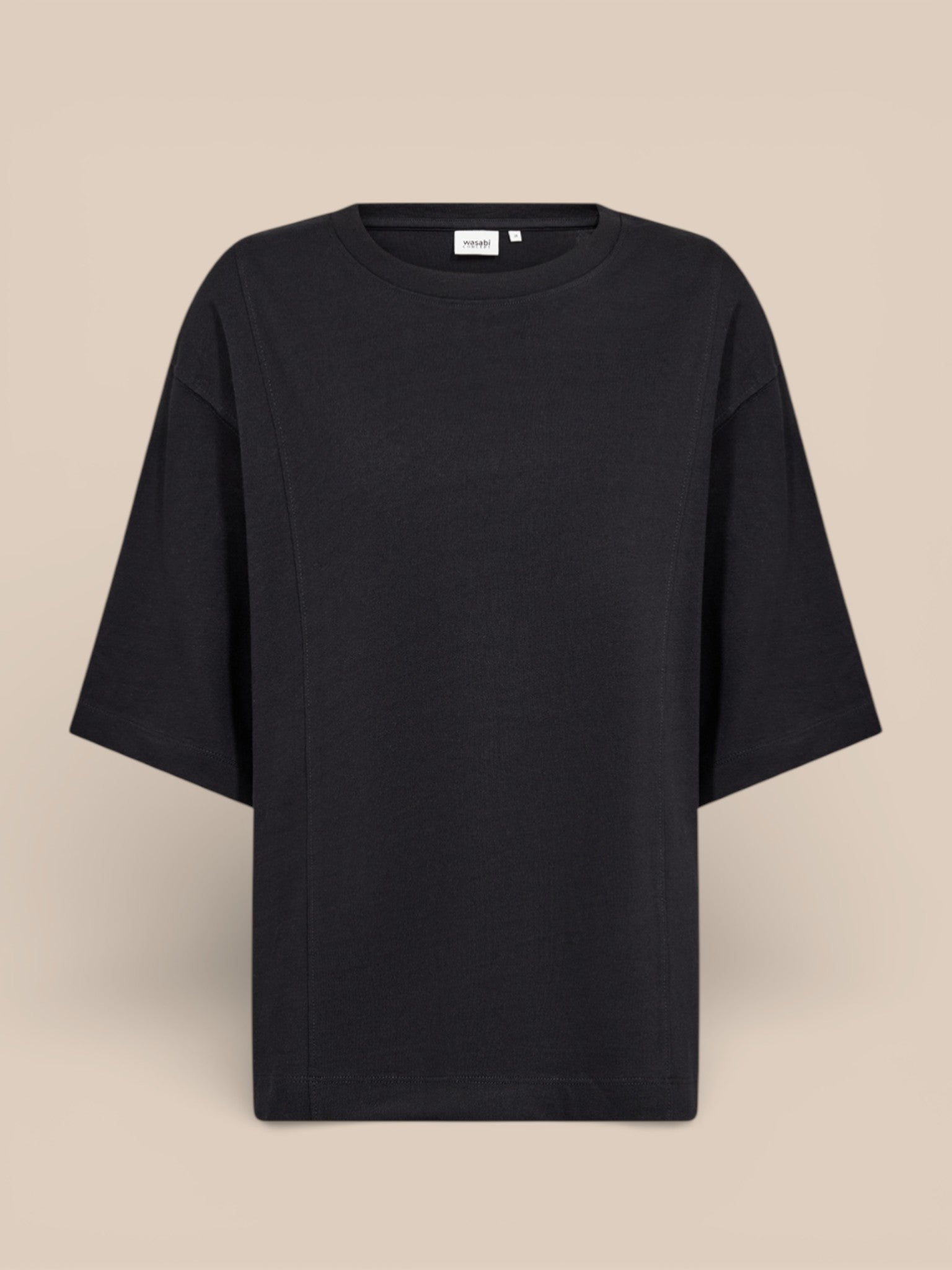 WA-VERONA 8 basic T-shirt i 100% økologisk bomuld med rund hals, afslappet pasform og minimalistiske syningsdetaljer.