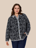 Smart plus size strik i en blød kvalitet. Den er i et smart leopard print.