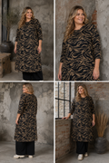 Smart kjole perfekt til efteråret - den er i de skønneste farver og så er den meget brugbar grundet facon og længde. Den er perfekt til plus size kvinden som godt kan lide at det er lidt anderledes. 