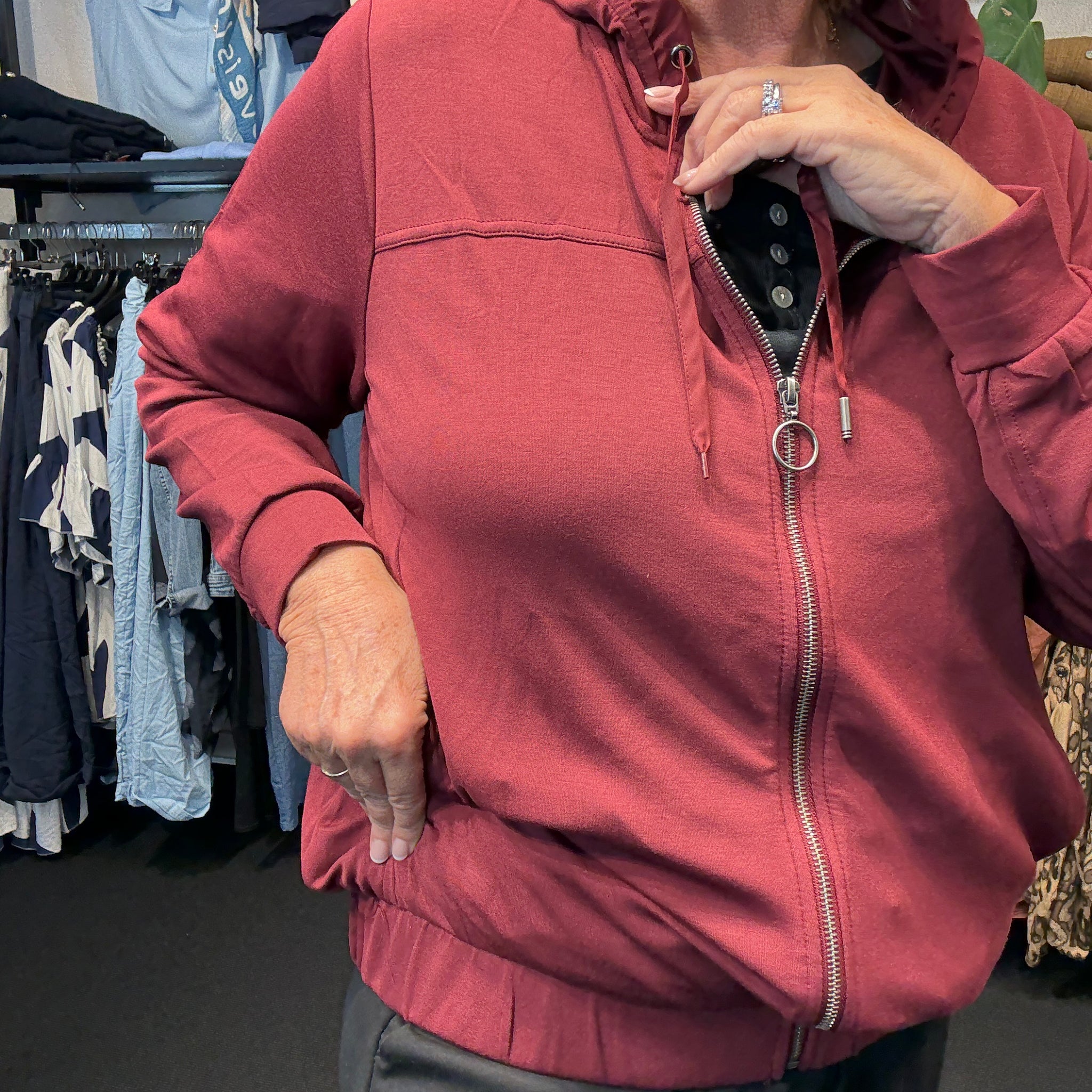 Smart sweatshirt fra Wasabi, dvs. den går op til en str. 58 - perfekt til plus pigen.