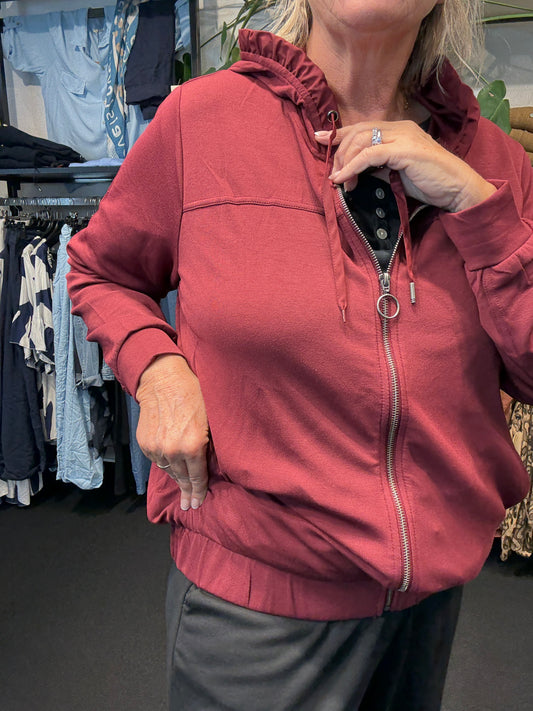Smart sweatshirt fra Wasabi, dvs. den går op til en str. 58 - perfekt til plus pigen.