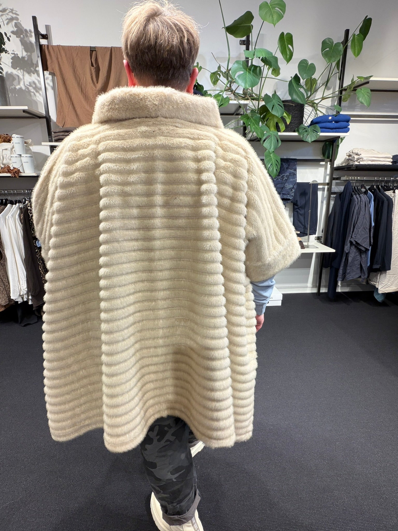 Yvonne Poncho super smart og flot.